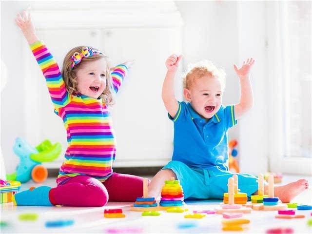 宝宝抢玩具,对应三种情况三种方法,你该怎么办