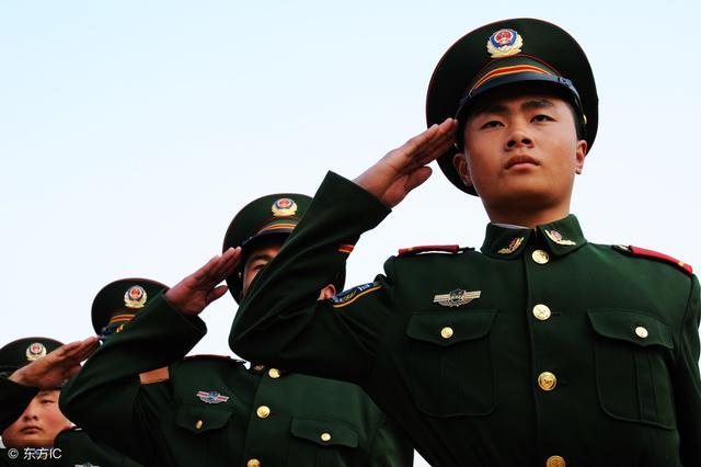 散文诗:蓦然回首 · 军人妻子的独白(此诗歌献