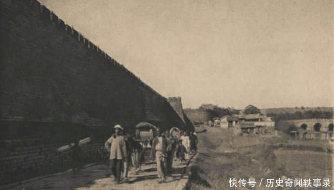 百年前老北京的城墙与城门繁荣的老照片