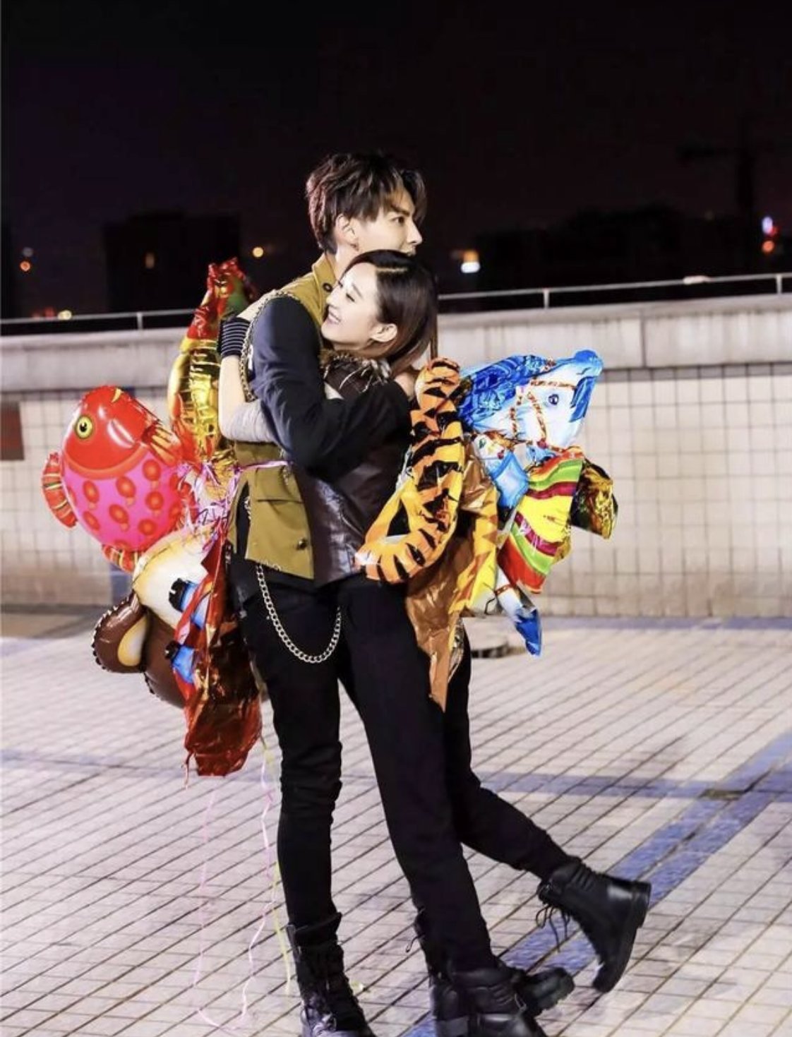 赵丽颖一张结婚证就让服务器瘫痪了,结婚冯绍