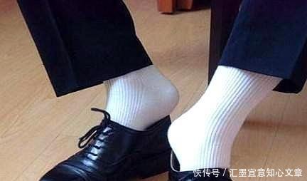 皮鞋最嫌弃的8大女生屁股,形象穿黑袜子白女生戳男生戳男生女生.图片