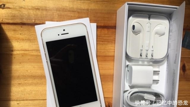 苹果股票大跌10%,旧款旗舰从5388降至2749,库