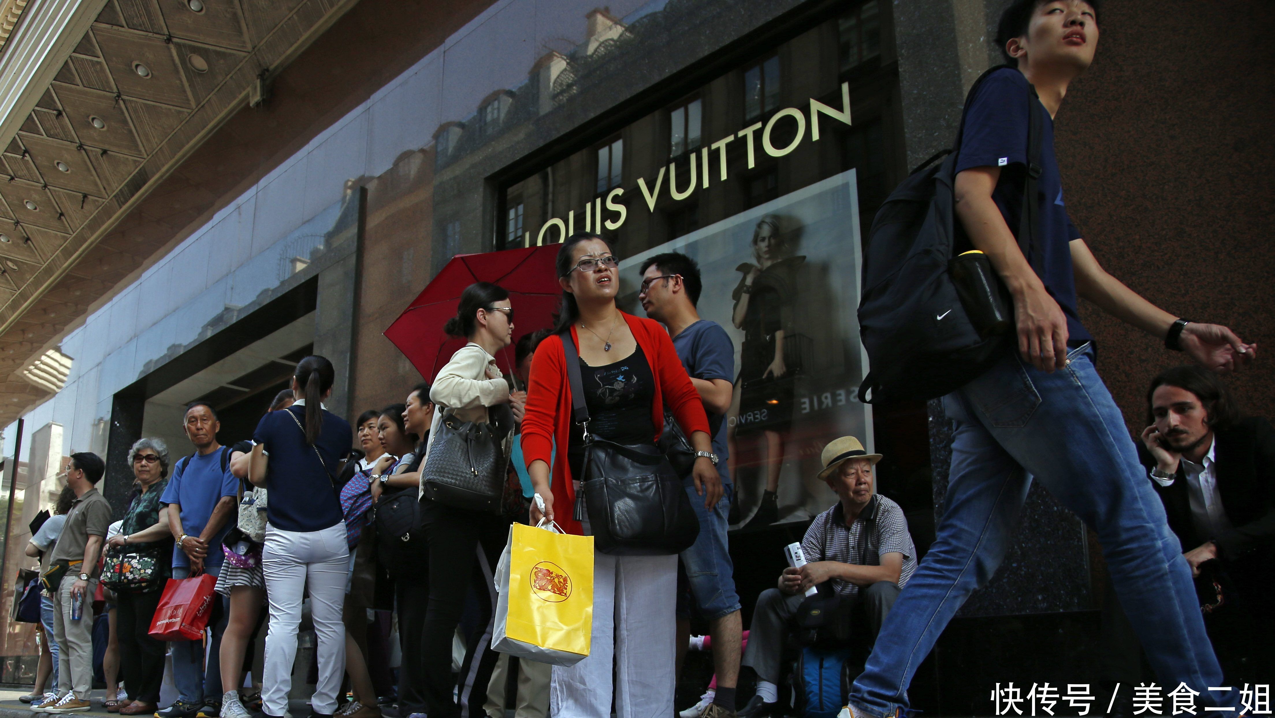 巴黎不是旅游胜地,它是中国游客团的菜市场:奢侈品如白菜