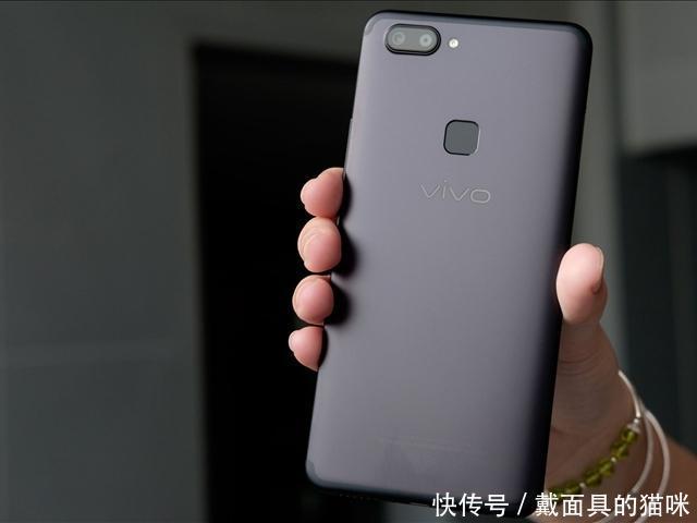 vivo一款旗舰手机,疯狂降价800元,高端机卖低端
