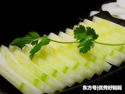 她湿气重只吃了一个月,小肚子没有了,脸上也不