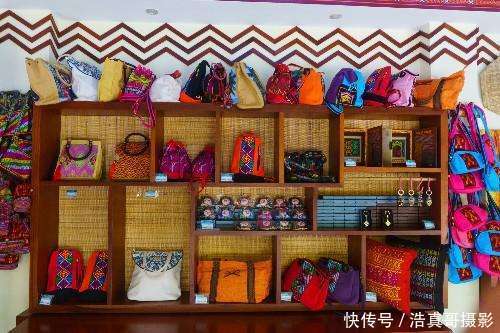 游在三亚, 海南黎族的手工艺品黎锦和制陶艺术图片