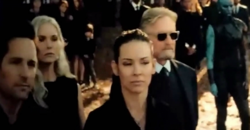 复联四:钢铁侠葬礼现身新面孔,第二代钢铁侠人