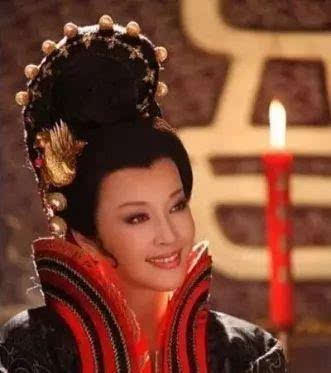 吴谨言刘诗诗佘诗曼造型被网友玩坏！秦岚竟亲自认证撞型小猪佩奇