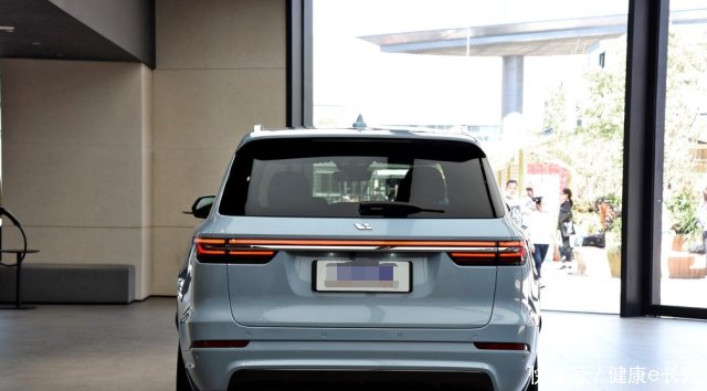 这才是国产大佬!颜值不输普拉多,内饰堪比奔