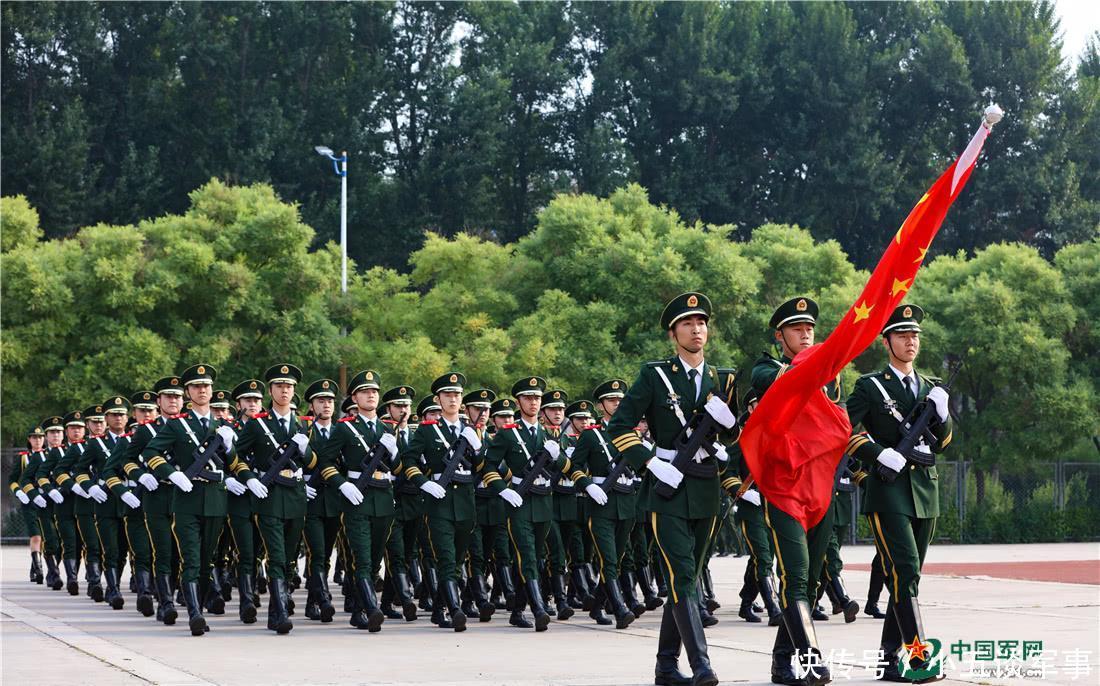 血勋章、通宵舞会…这些国家军校生这样毕业!