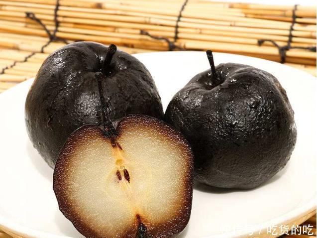 耿直网红直播吃冻梨,却因7字评价遭东北人怒