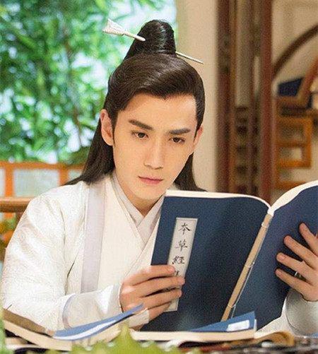 朱一龙早期古装照曝光,网友称:他让我丧失理智