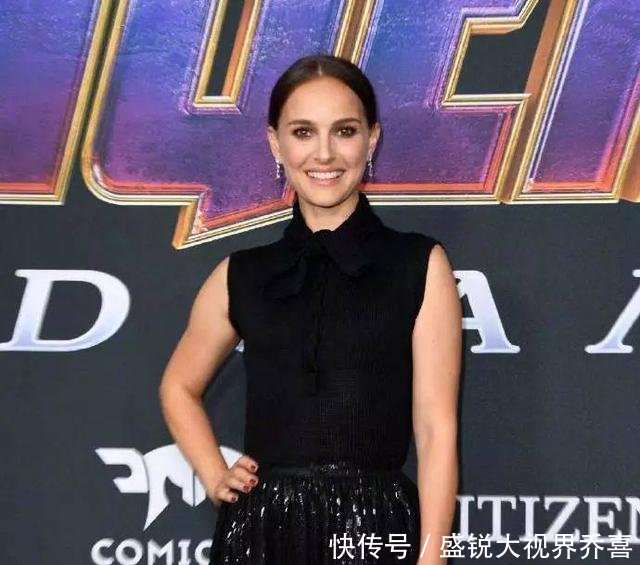 《复联4》首映礼钢铁侠继续垫内增高,寡姐惊队