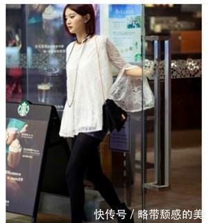 街拍:羞涩可人的小姐姐,仙女般的气质,是别样的风采 e世博网址