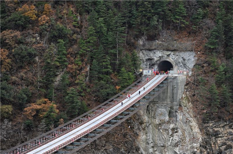 我国最难修建的5条道路，有的修了50年，有的耗资近300亿！