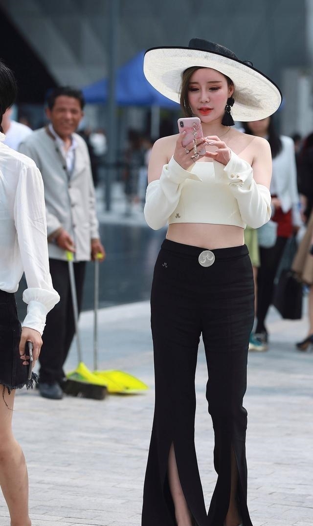 街拍: 辣妈穿搭时尚个性, 没人会反对吧,最是简