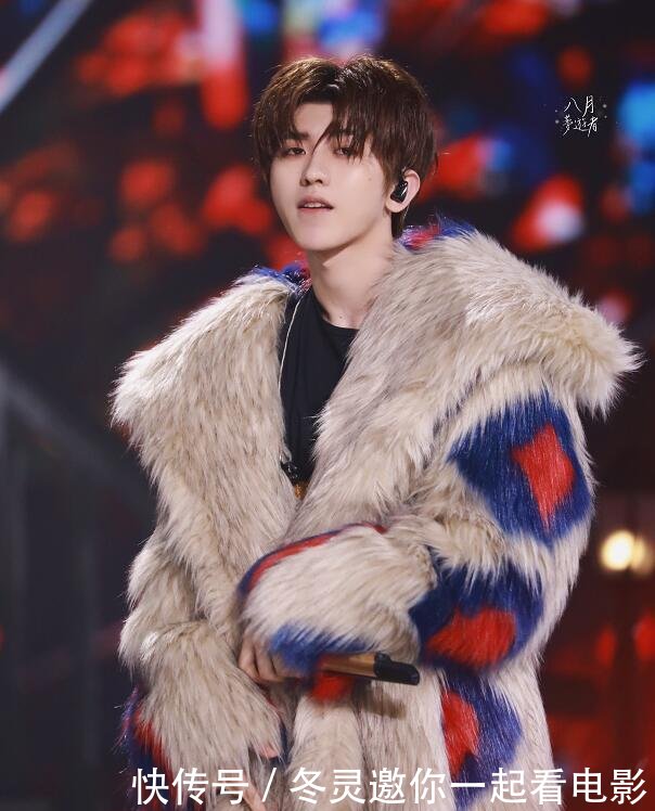 2019跨年: 黄子韬吴亦凡世纪拥抱, 蔡徐坤直播