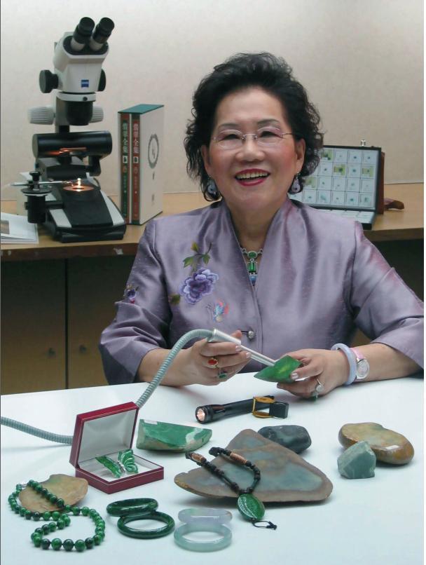 鑫劦飞每日一问(21)那些千万上亿元的帝王绿,在