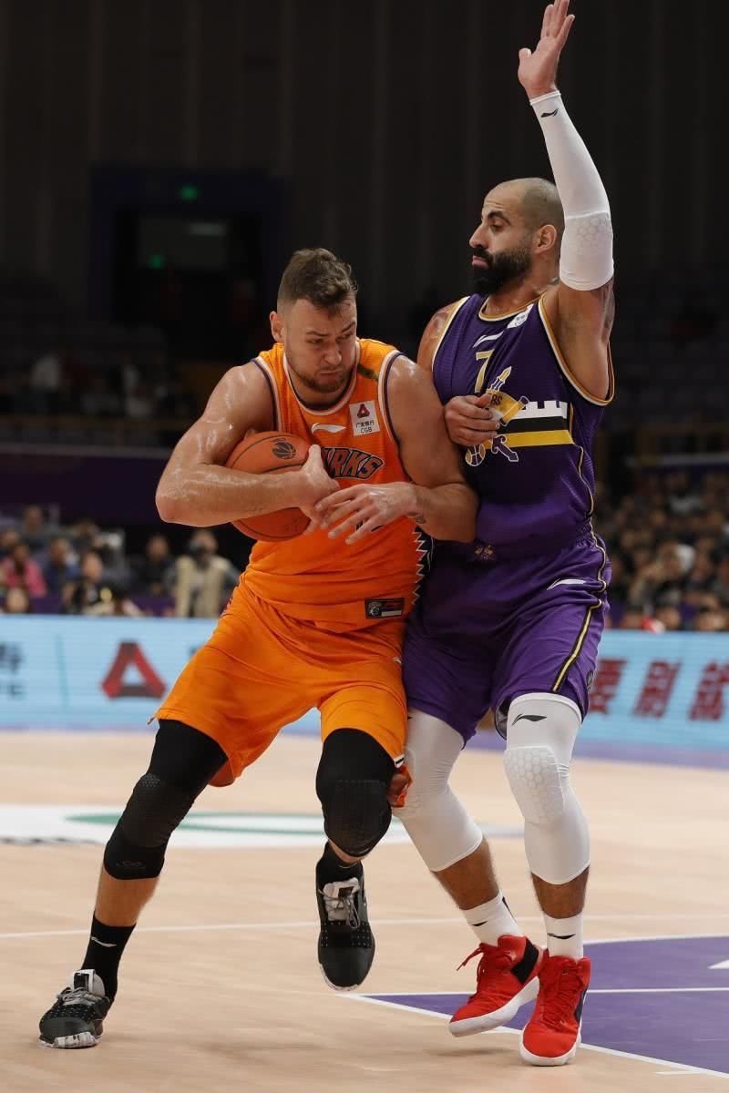 首钢队汉密尔顿怎么了