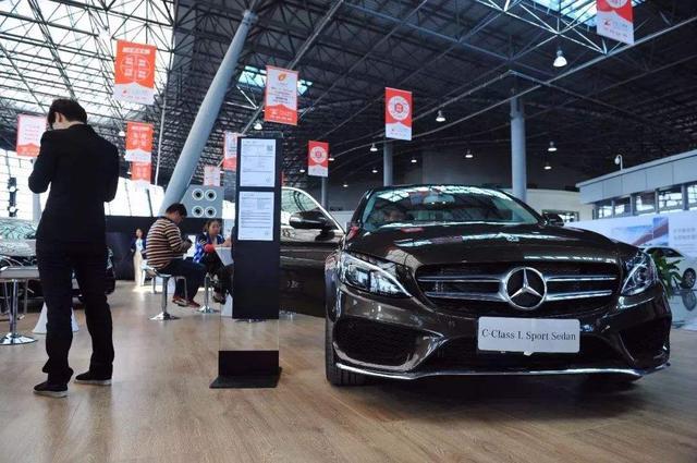 西安奔驰女车主维权事件:不受欺负,读书很重要