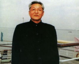 一代开国元勋却贪功冒进,毛主席怒批“不可救药”开除其党籍,打