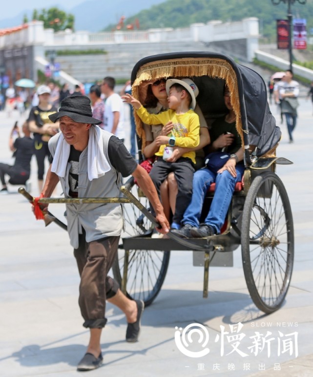 五一首日 重庆洋人街、两江影视城耍法多
