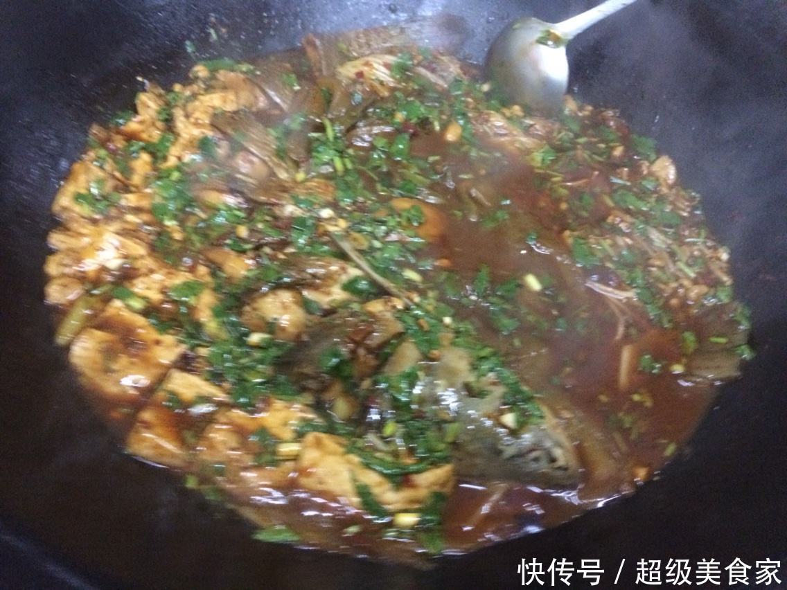 3个人去饭馆吃饭,才点2个菜,老板就拦着不让点