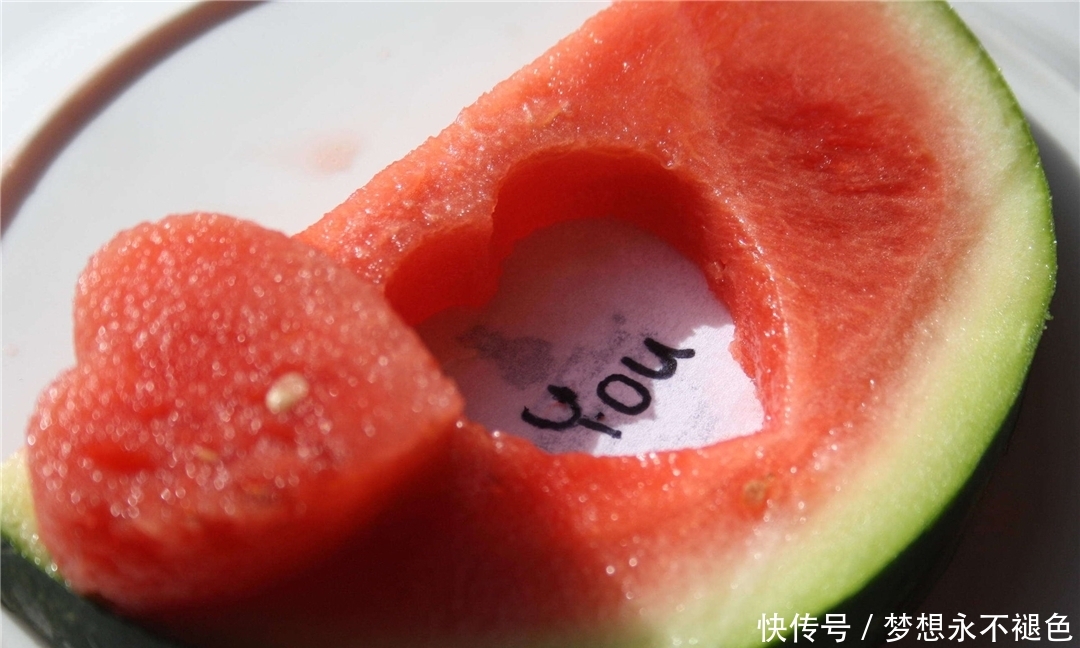 星座情感答疑:狮子男比巨蟹女大9岁,面对感情