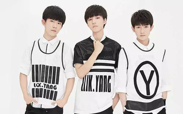 所在经纪公司时代峰峻宣布tfboys 三小只将各自成立工作,但是未来并不