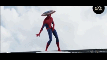 橘子君最近在网上看到了新晋蜘蛛侠荷兰弟的尬舞视频,可以说他完美地