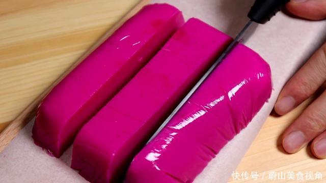 据说蛋糕卷和火龙果奶冻最配,给媳妇当早餐,没