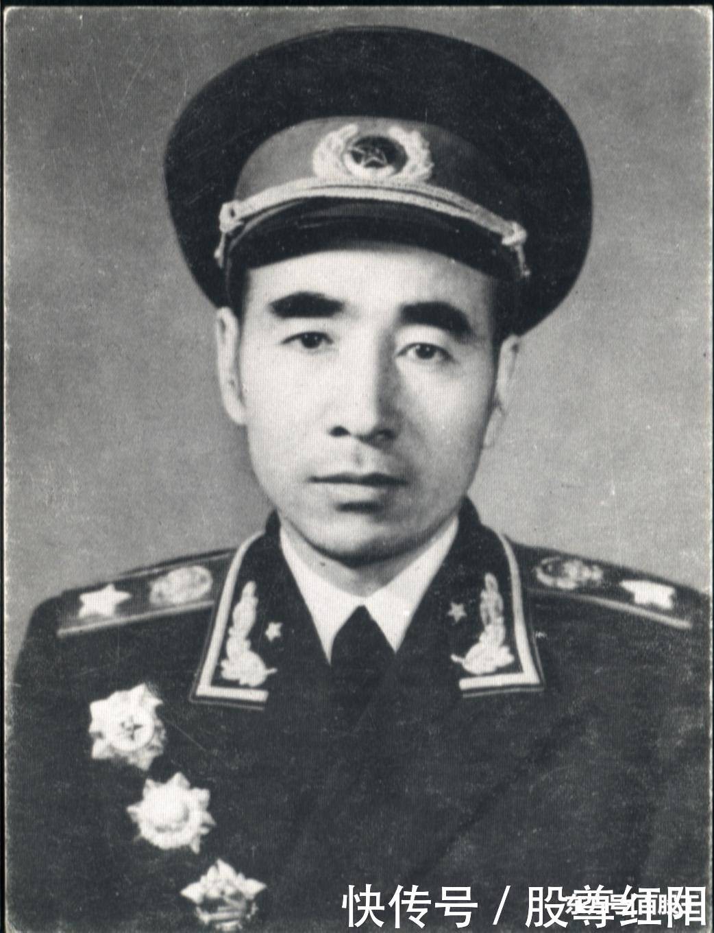 值得我们铭记的民族英雄，中共十大抗日名将，中流砥柱