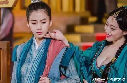 沈月杨颖闫妮现身春晚彩排,天气太冷直缩手,却