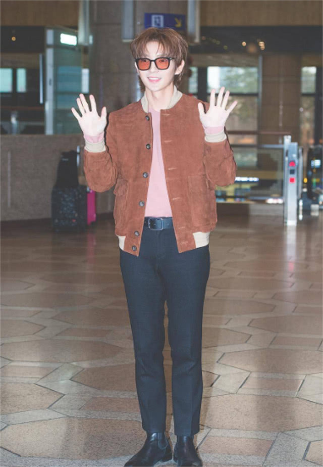 来自南韩的他,被称为古装第一美男子,各种潮