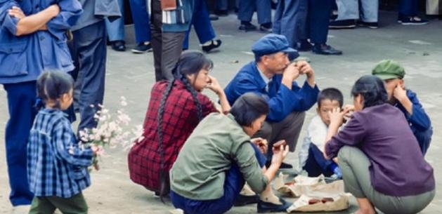 外国人拍摄的1978年中国真实老照片40年前的