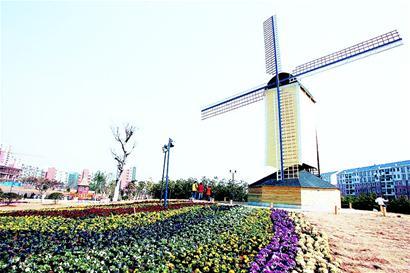 此处原为关山公园,去年2月武汉市政府决定将其建设成为荷兰风情园