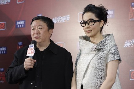 她曾是最美西施，和知名导演结婚19年没孩子，今63岁整容成锥子脸