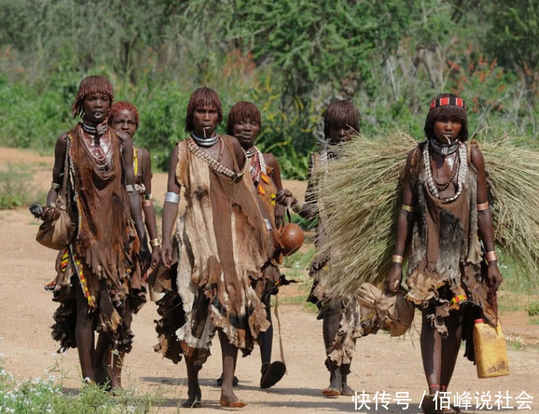 我国捐到非洲的旧衣服,到底变成了什么样子