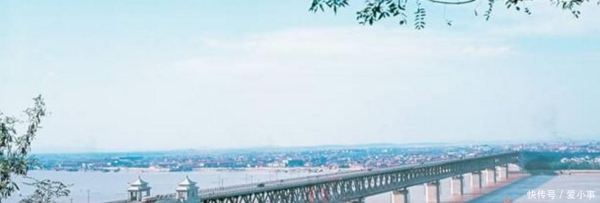 中国又一逆天工程!长江上空200米现千米天梯,