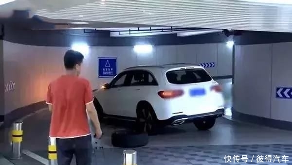 车轮如何与汽车悬架连接?看完就知道新买的奔驰为什么掉轮胎了 皇冠买球网站