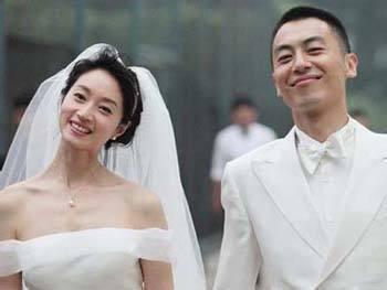 朱亚文老婆有来头,朱亚文老婆宣布怀二胎后首亮相,独自现身机场