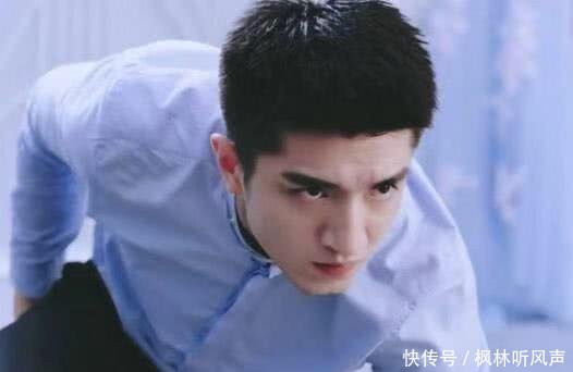 金瀚自爆与赵丽颖拍吻戏时,频繁耳红,还为此亲