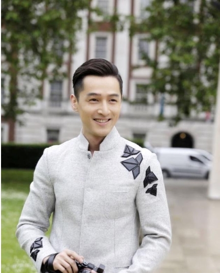 18年艺人新媒体指数男演员年榜,朱一龙势头正