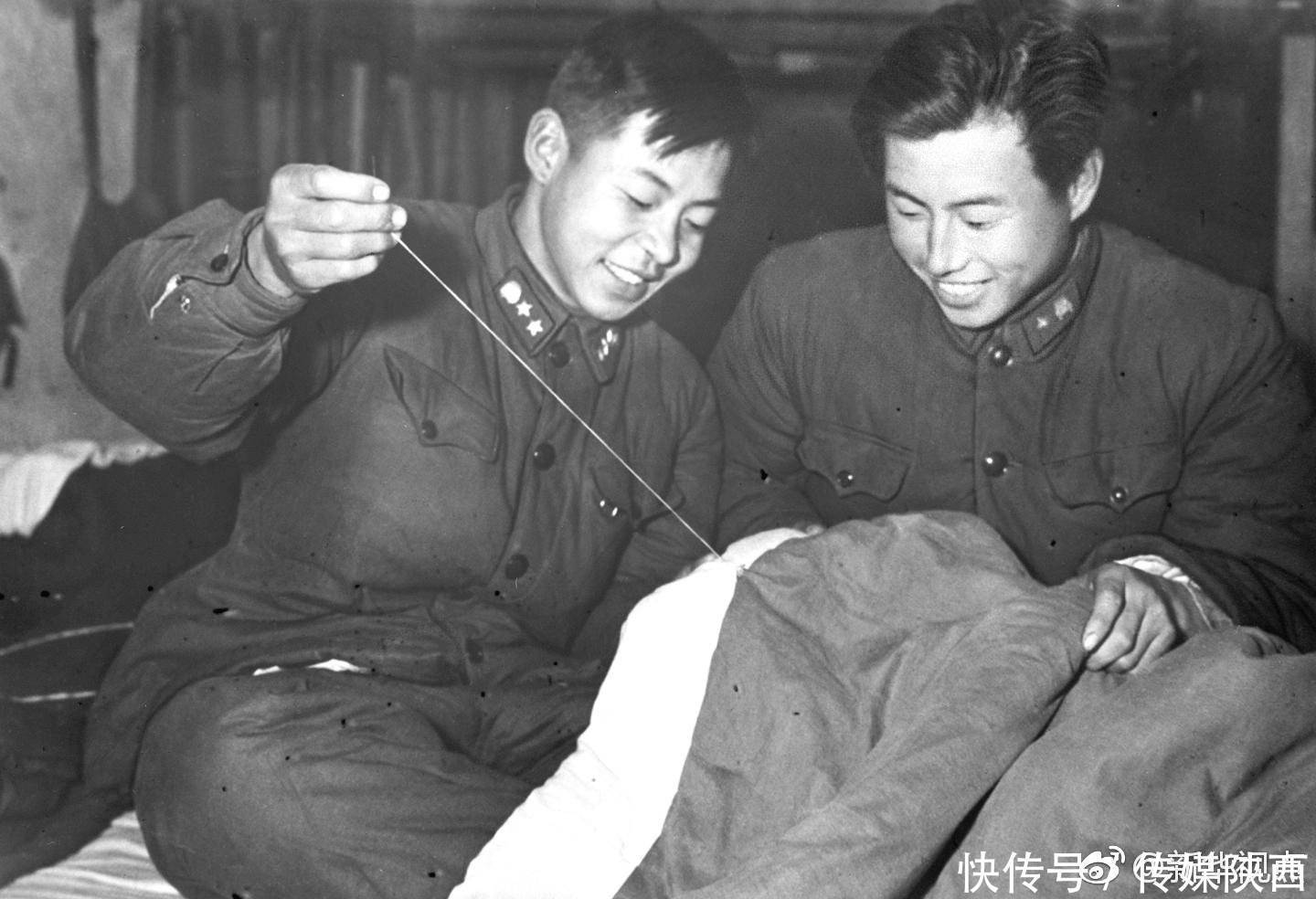 老照片的回忆--缅怀雷锋同志 永记雷锋精神