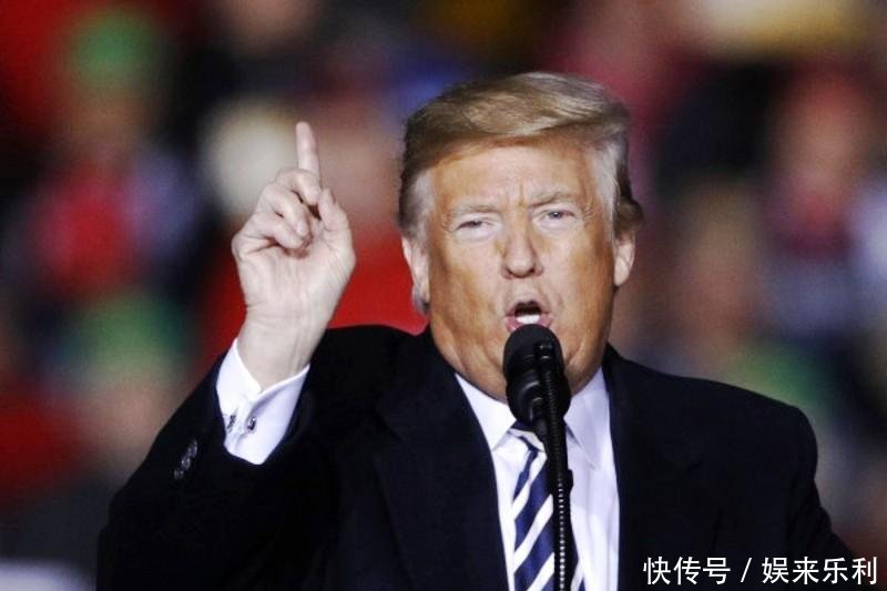 移民压境丢石头伤警方 特朗普扬言 再这样要开