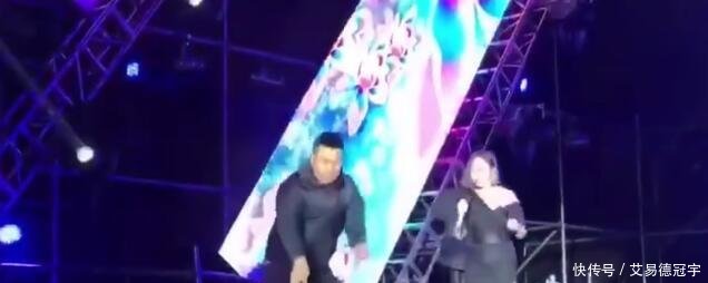 张靓颖商演突发意外遭遇疯狂歌迷,可她的两字