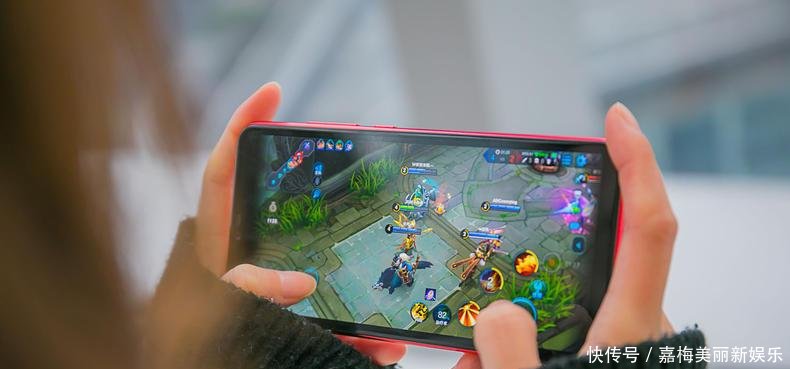 颜值性能都有了! 小米这部千元机买就对了_【