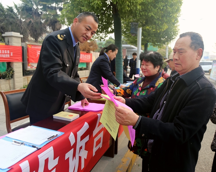 安徽省濉溪县集中开展3.15消费者权益日大型