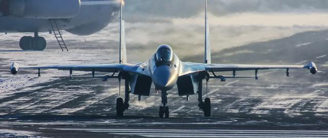 俄罗斯军队穷到这种地步了?最强悍的战机苏3