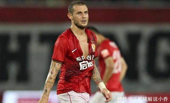 日本球迷赛后吐槽:上港友人拿30元地摊货,互换